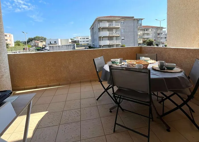 Centre Lumineux T3 à Deux Pas De La Et Commerces Appartement